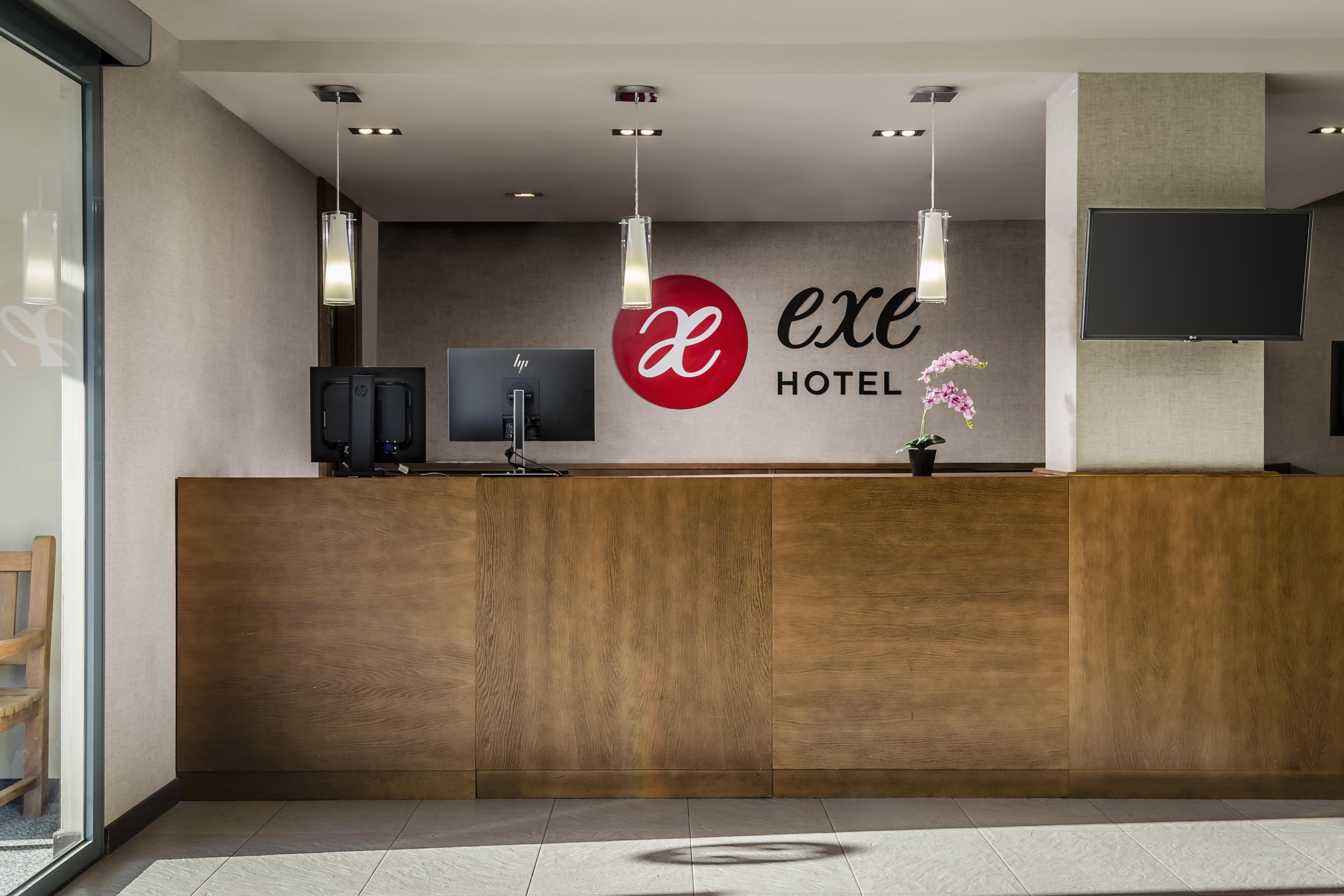 Hotel Exe Barcelona Gate Sant Joan Despí Eksteriør billede